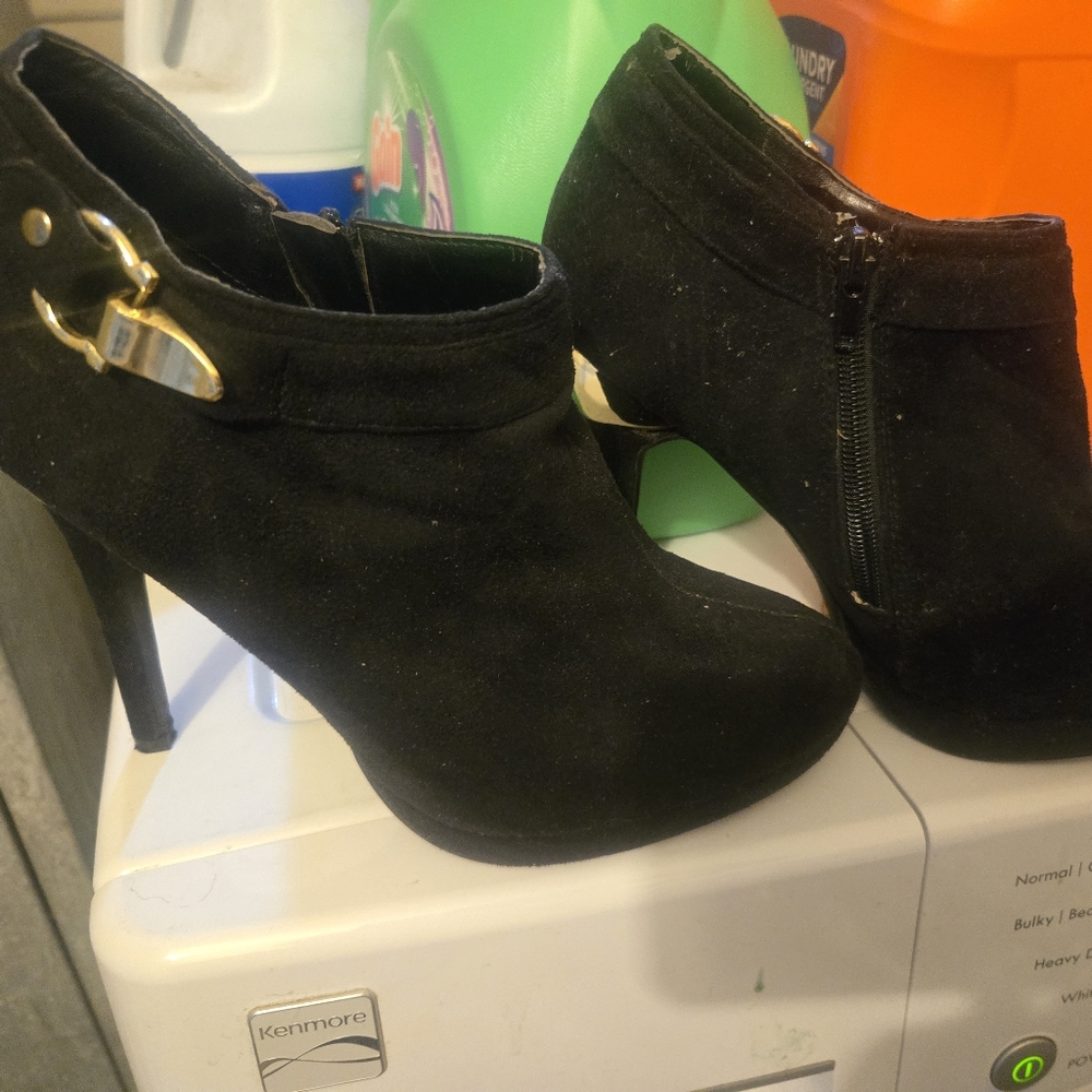 Elegant Black Ankle Boots